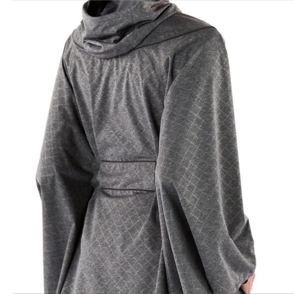 M by Novara Womens S/M Gray Cycling Hooded Cape Rain Jacket Poncho